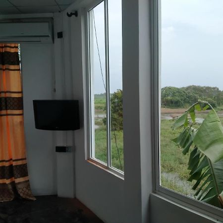 Qiqi Airport Villa Katunayaka Luaran gambar
